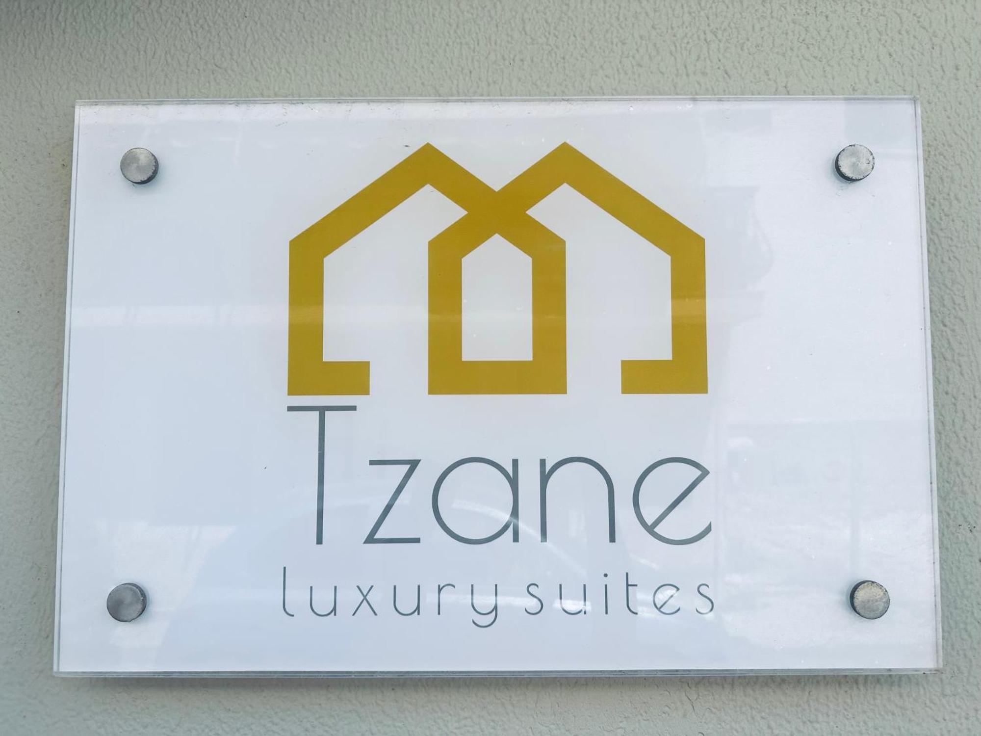Tzane Luxury Suites ไซคิย์นธอสทาวน์ ภายนอก รูปภาพ